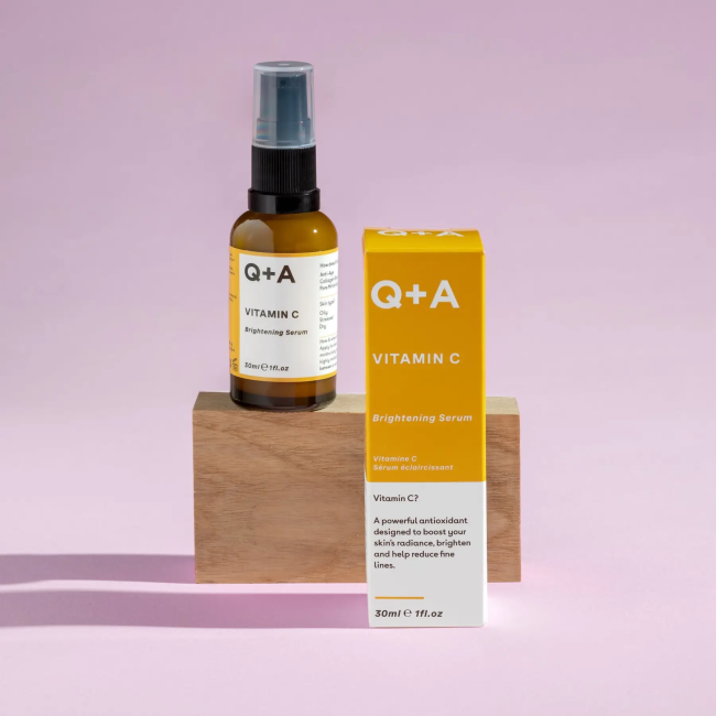Q+A – Освітлююча сироватка для обличчя  з вітаміном С  Vitamin C