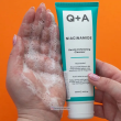 Q+A – Очищувальний засіб для обличчя Niacinamide Gentle Exfoliating Cleanser