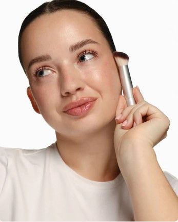 MAKEUP BRUSH Flawless foundation