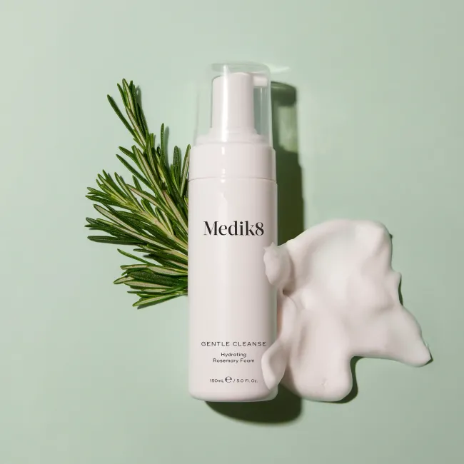 GENTLE CLEANSE Medik8 - Очищаюча пінка для усіх типів шкіри