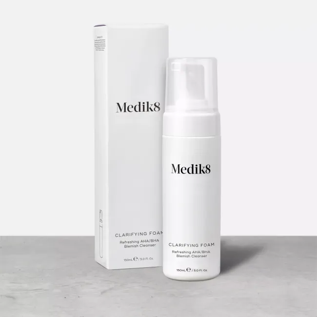CLARIFYING FOAM Medik8 – Очищаюча пінка для жирної проблемної шкіри