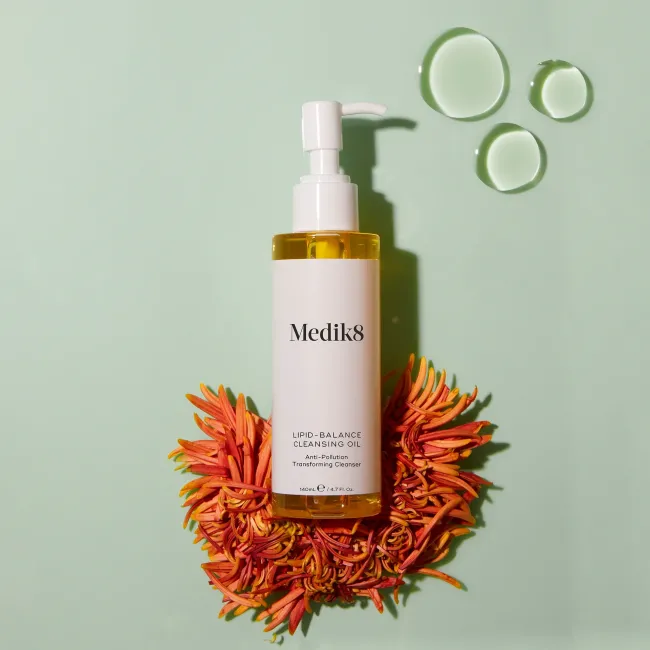 LIPID-BALANCE CLEANSING OIL Medik8 - Очищаюча олія для обличчя