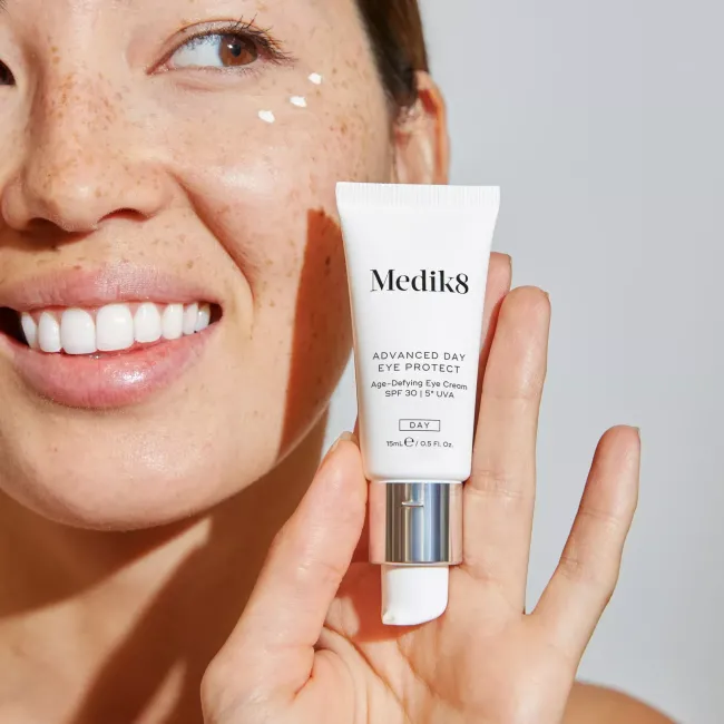 ADVANCED DAY EYE PROTECT Medik8 - Денний крем для зони навколо очей з SPF30