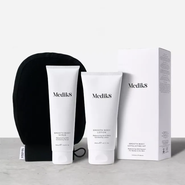 SMOOTH BODY EXFOLIATING KIT Medik8 – Набір для ексфоліації тіла