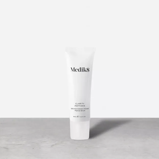 CLARITY PEPTIDES Medik8 – Очищаючі пептиди з ніацинамідом 10%