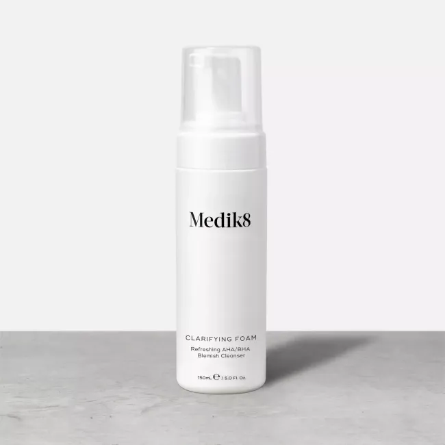 CLARIFYING FOAM Medik8 – Очищаюча пінка для жирної проблемної шкіри